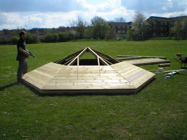 building_the_shelter_08_1