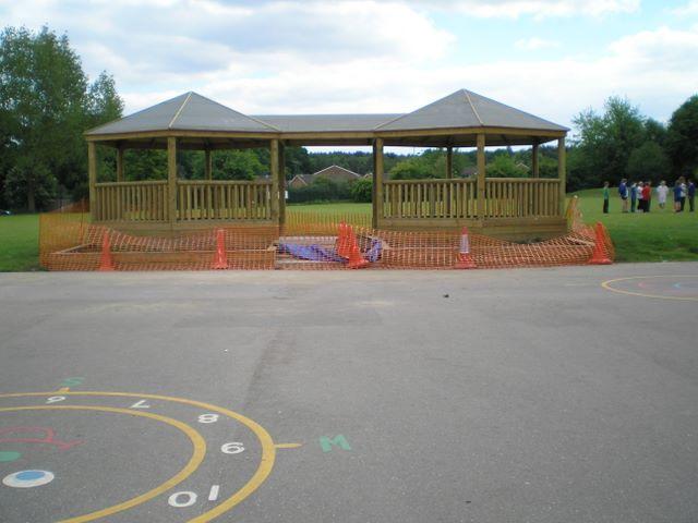 building_the_shelter_08_16